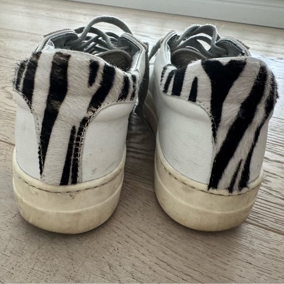 P448 John sneaker -zebra fur print on back
Woman’s size 37 (7) - Picture 5 of 11